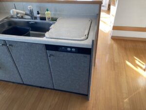 ヤマハトップオープン食洗機取替え交換工事　人工大理石ふた前